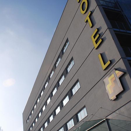 Hotel Capital โรวีโก ภายนอก รูปภาพ