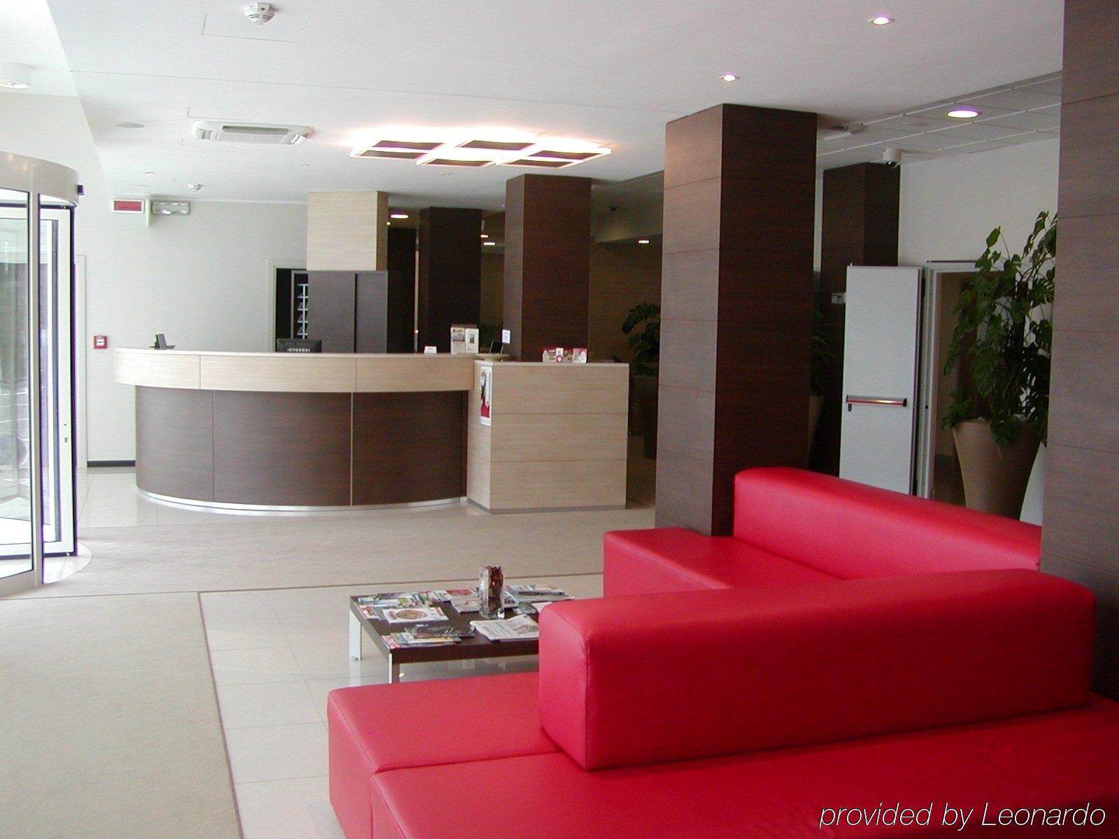 Hotel Capital โรวีโก ภายใน รูปภาพ