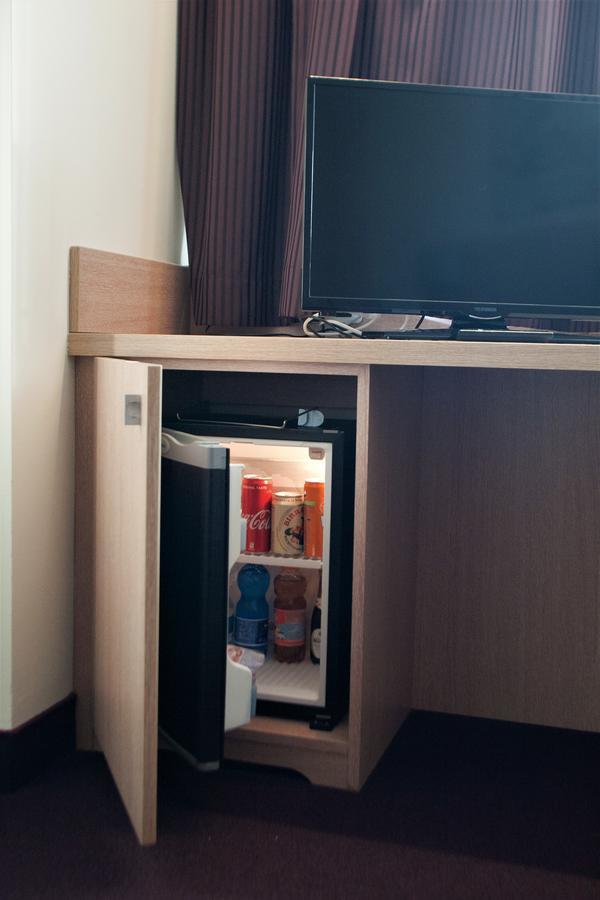 Hotel Capital โรวีโก ภายนอก รูปภาพ